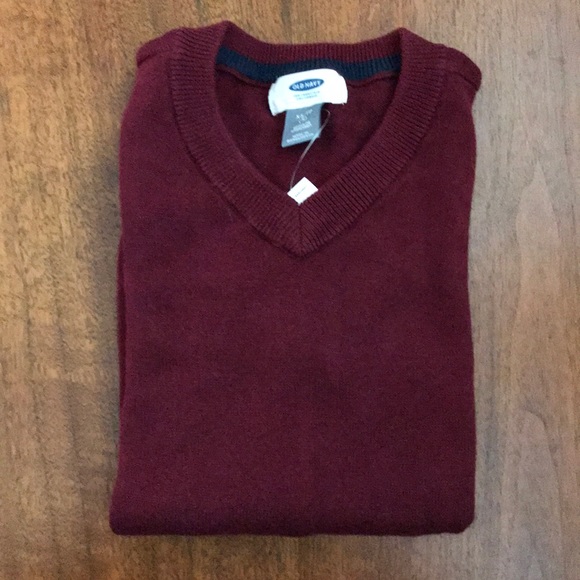 3/$20 NEW Old Navy V-neck Burgundy Sweater - Picture 5 of 5